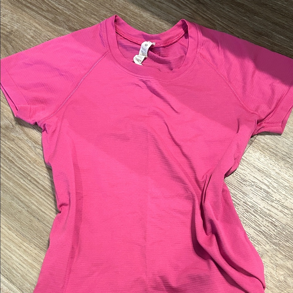 lululemon athletica Hot Pink Short Sleeve Crew Tee